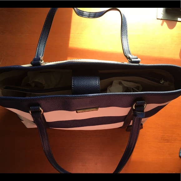 New Dana Buchman purse - Picture 5 of 8